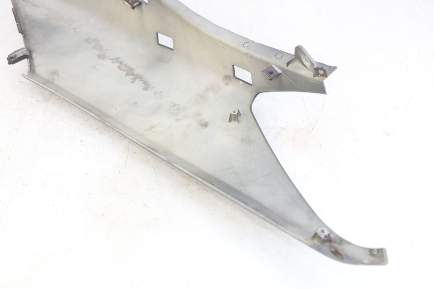 photo de FLANCO TRASERO DERECHO YAMAHA XMAX X-MAX 125 (2006 - 2009) - Zoom estado de uso