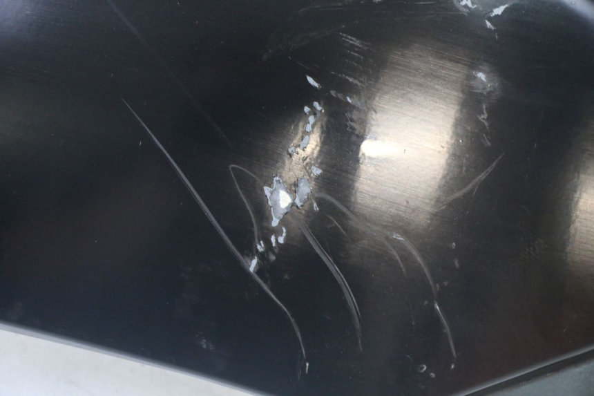 photo de CARENADO TRASERO DERECHA YAMAHA X-MAX XMAX 125 (2010 - 2013) - Detalles de los puntos de fijación