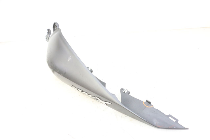 photo de CARENADO TRASERO DERECHA YAMAHA XMAX X-MAX 125 (2021 - 2025) - Otra perspectiva