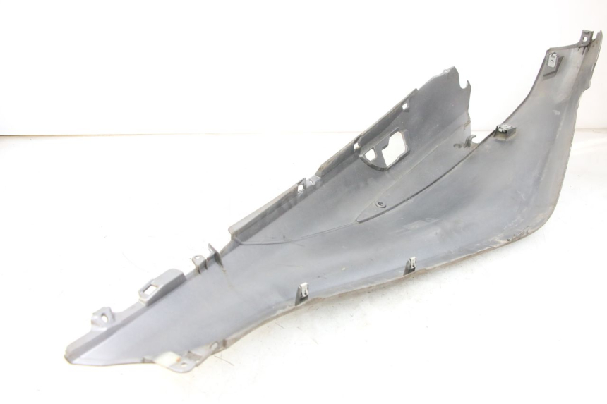 photo de CARENADO TRASERO DERECHA PIAGGIO X10 125 (2012 - 2017) - Otra perspectiva