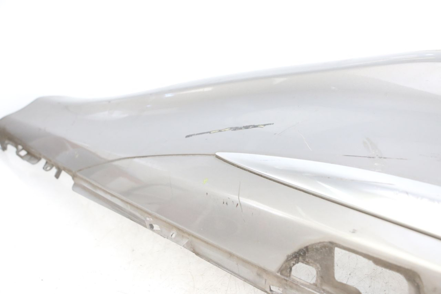 photo de CARENADO TRASERO DERECHA PIAGGIO X10 125 (2012 - 2017) - Recambio usado revisado