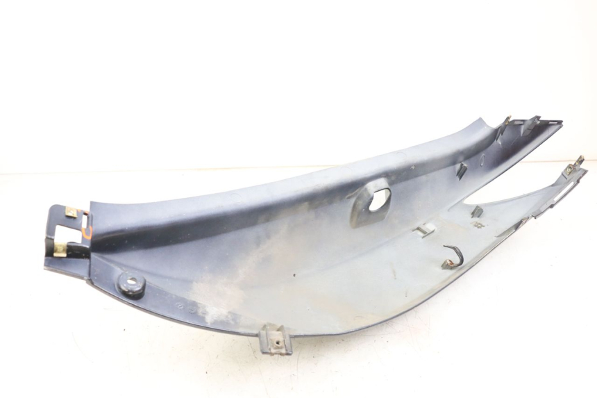 photo de FLANCO TRASERO DERECHO KYMCO XCITING 250 (2006 - 2009) - Primer plano técnico