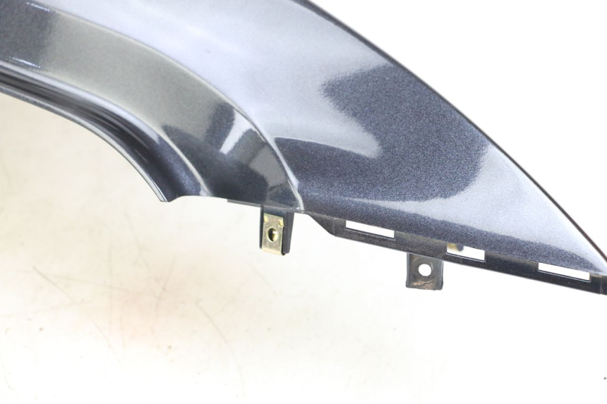 photo de FLANCO TRASERO DERECHO KYMCO XCITING 250 (2006 - 2009) - Estado de la superficie y material