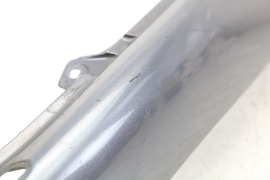 photo de CARENADO TRASERO DERECHA YAMAHA XJ600 XJ DIVERSION 600 (1992 - 1997) - Primer plano técnico