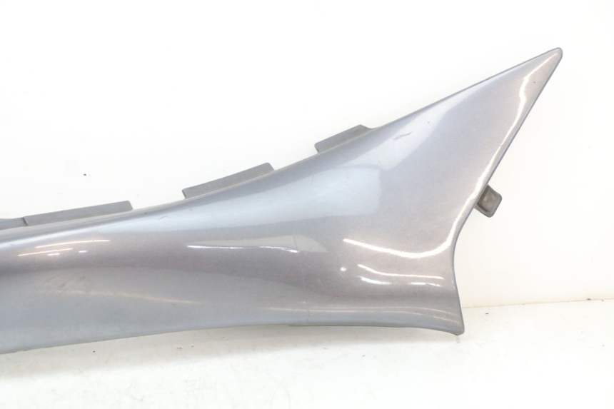 photo de CARENADO TRASERO DERECHA YAMAHA XJ600 XJ DIVERSION 600 (1992 - 1997) - Detalles de los puntos de fijación