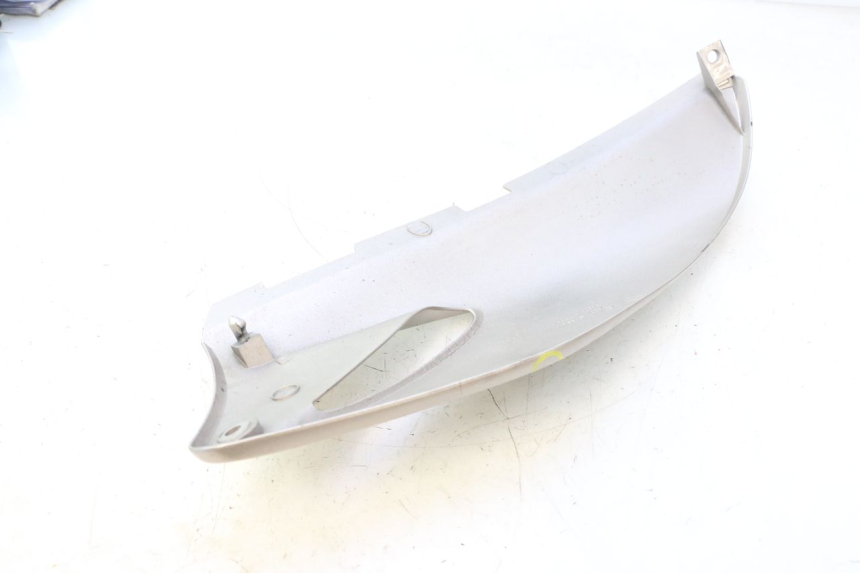 photo de CARENADO TRASERO DERECHA HONDA XLV VARADERO 125 (2007 - 2012) - Primer plano técnico