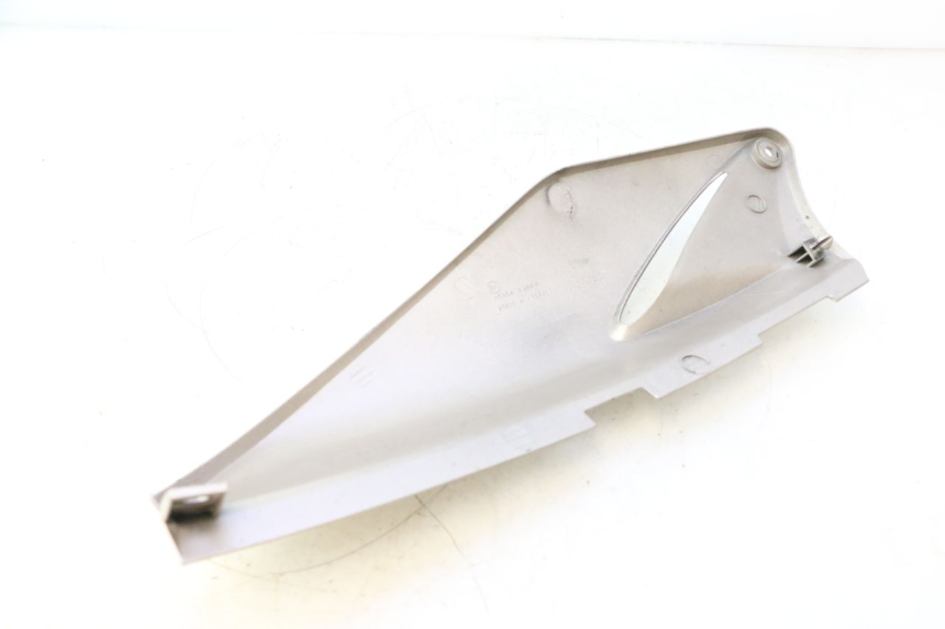 photo de CARENADO TRASERO DERECHA HONDA XLV VARADERO 125 (2007 - 2012) - Estado de la superficie y material