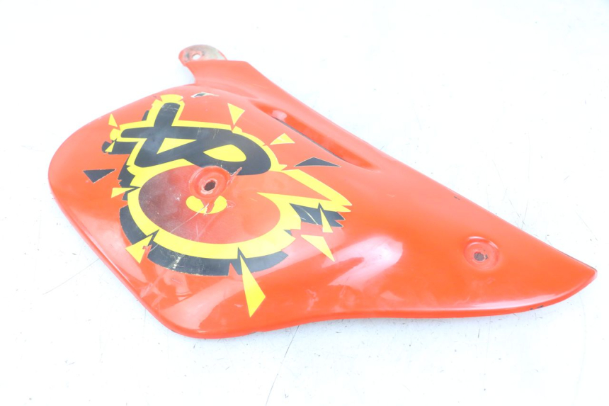 photo de FLANCO TRASERO DERECHO PEUGEOT XP6 50 (1997 - 2003) - Otra perspectiva