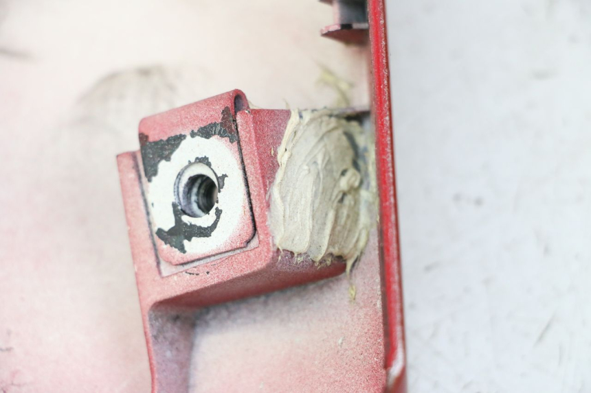 photo de CARENADO TRASERO DERECHA YAMAHA FZ1 FAZER 1000 (2007 - 2009) - Primer plano técnico