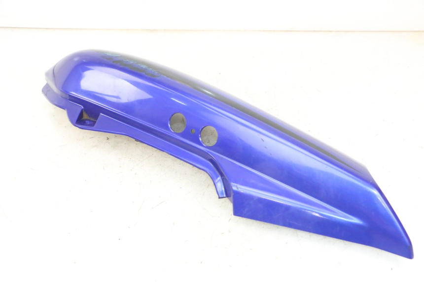 photo de CARENADO TRASERO DERECHA YAMAHA FZS FAZER 600 (2001 - 2003) - Primer plano técnico