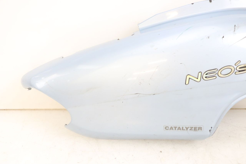 photo de CARENADO TRASERO DERECHA YAMAHA YN NEO'S 50 (1997 - 2004) - Detalles de los puntos de fijación