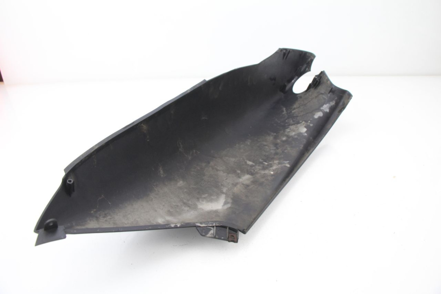 photo de CARENADO TRASERO DERECHA YAMAHA YP MAJESTY 125 (1998 - 2001) - Zoom estado de uso