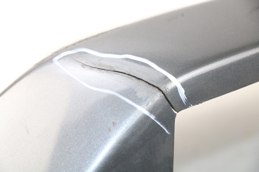 photo de CARENADO TRASERO DERECHA YAMAHA YP X-MAX XMAX 400 (2014 - 2017) - Primer plano técnico