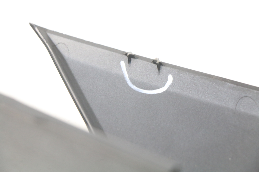 photo de CARENADO TRASERO DERECHA YAMAHA YP X-MAX XMAX 400 (2014 - 2017) - Marcados y referencias originales