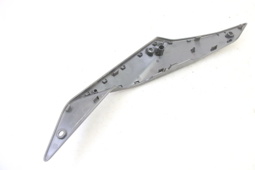 photo de CARENADO TRASERO DERECHA SEGWAY NINEBOT ZT3 PRO 1 - Estado de la superficie y material