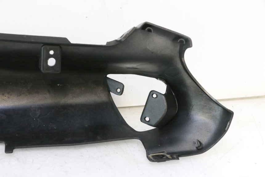 photo de CARENADO TRASERO DERECHA KAWASAKI ZZR 600 (1995 - 2004) - Otra vista del artículo