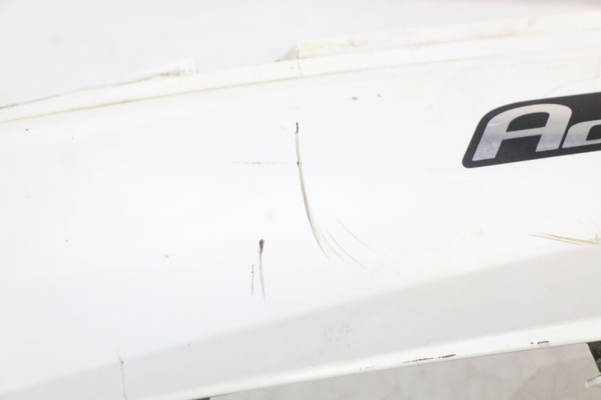 photo de CARENADO TRASERO IZQUIERDA SUZUKI ADDRESS 110 (2015 - 2020) - Detalles de los puntos de fijación