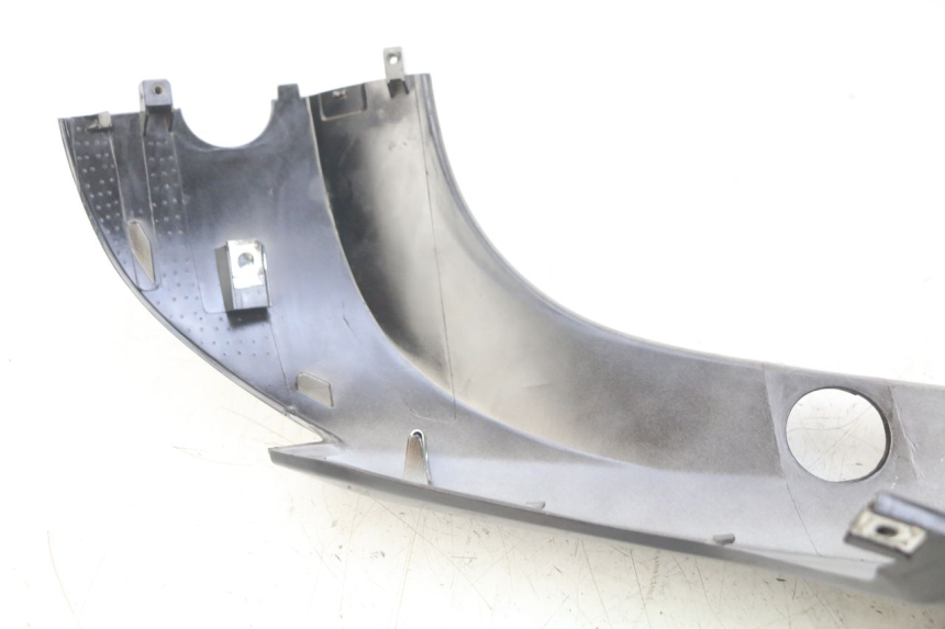 photo de FLANCO TRASERO IZQUIERDO KYMCO AGILITY 16+ 4T 50 (2018 - 2023) - Detalle de la pieza