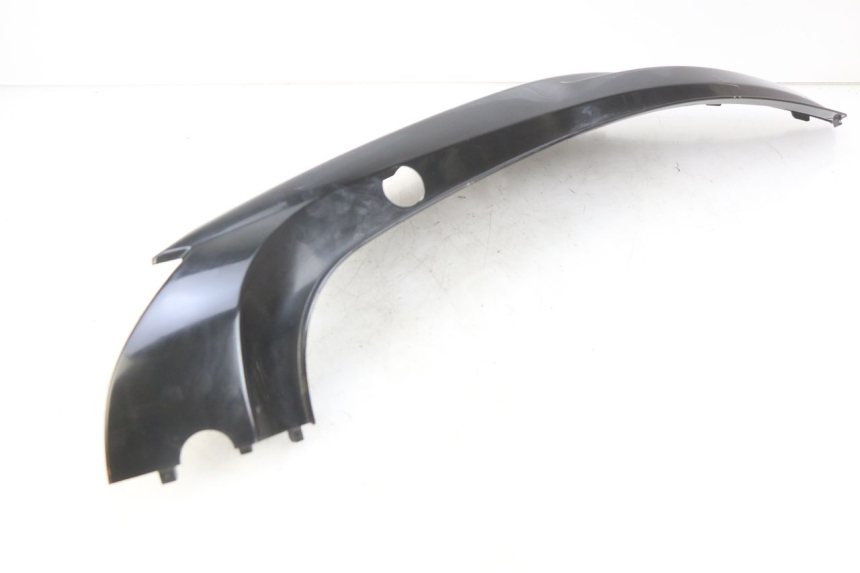 photo de FLANCO TRASERO IZQUIERDO KYMCO AGILITY 16+ 4T 50 (2018 - 2023) - Primer plano técnico