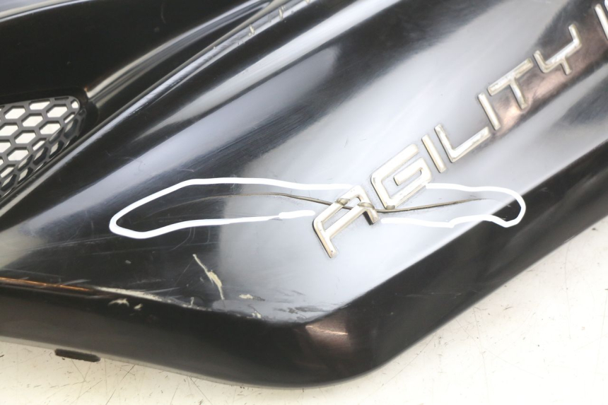 photo de FLANCO TRASERO IZQUIERDO KYMCO AGILITY 16+ 4T 50 (2018 - 2023) - Detalles de los puntos de fijación