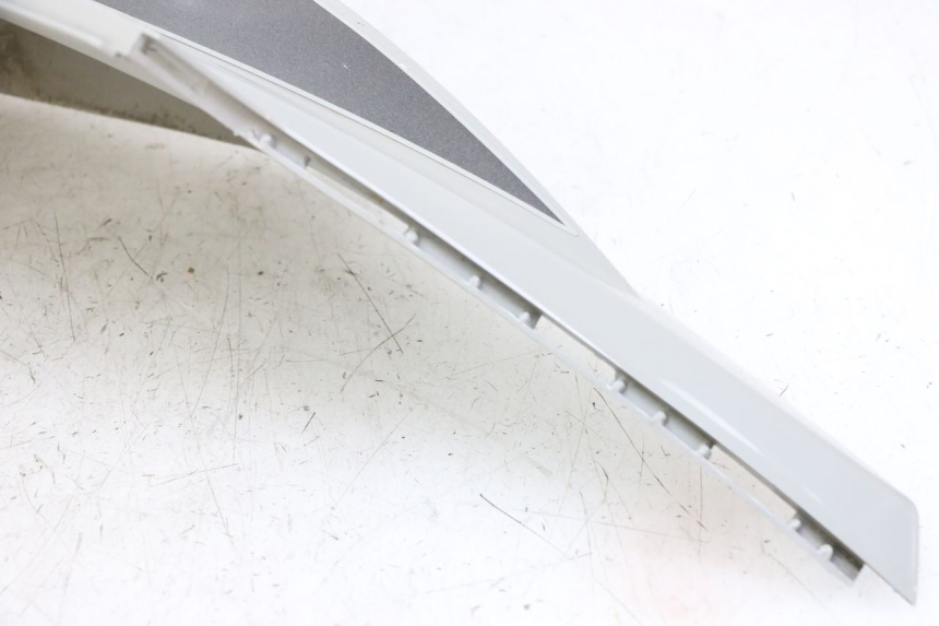 photo de FLANCO TRASERO IZQUIERDO KYMCO AGILITY 4T 50 (2018 - 2022) - Características distintivas