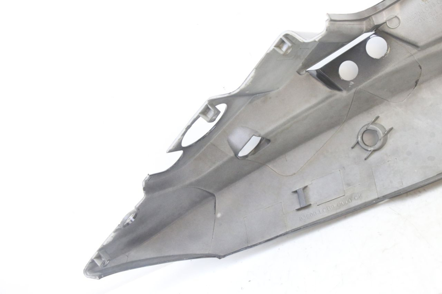 photo de FLANCO TRASERO IZQUIERDO KYMCO AGILITY 4T 50 (2005 - 2018) - Detalles de los puntos de fijación