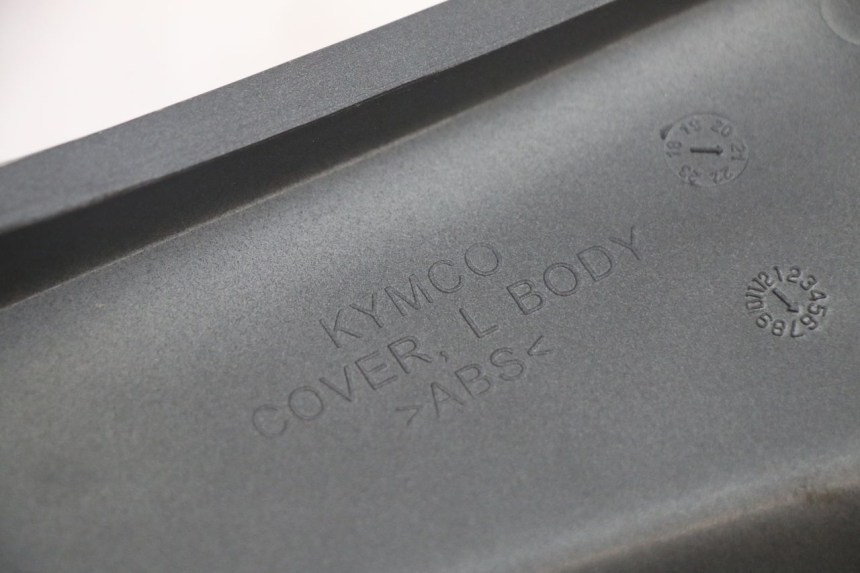 photo de FLANCO TRASERO IZQUIERDO KYMCO AGILITY 4T 50 (2018 - 2022) - Características distintivas