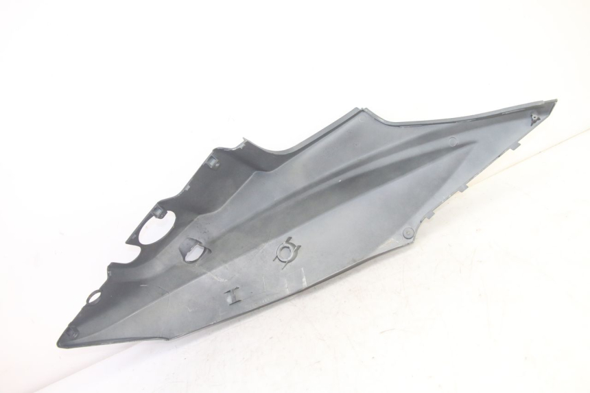 photo de FLANCO TRASERO IZQUIERDO KYMCO AGILITY 4T 50 (2018 - 2022) - Estado de la superficie y material