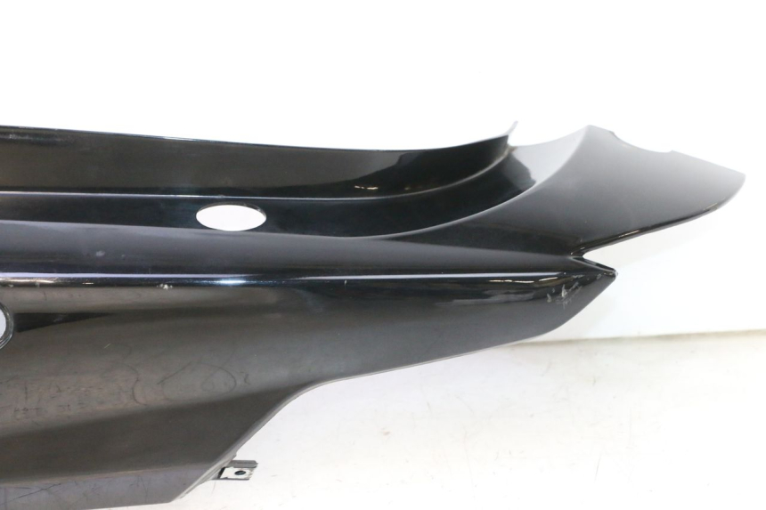 photo de CARENADO TRASERO IZQUIERDA KYMCO AGILITY CITY 16P 125 (2015 - 2024) - Primer plano técnico