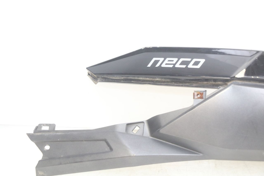 photo de FLANCO TRASERO IZQUIERDO NECO ALEXONE 125 (2017 - 2024) - Primer plano de alta resolución