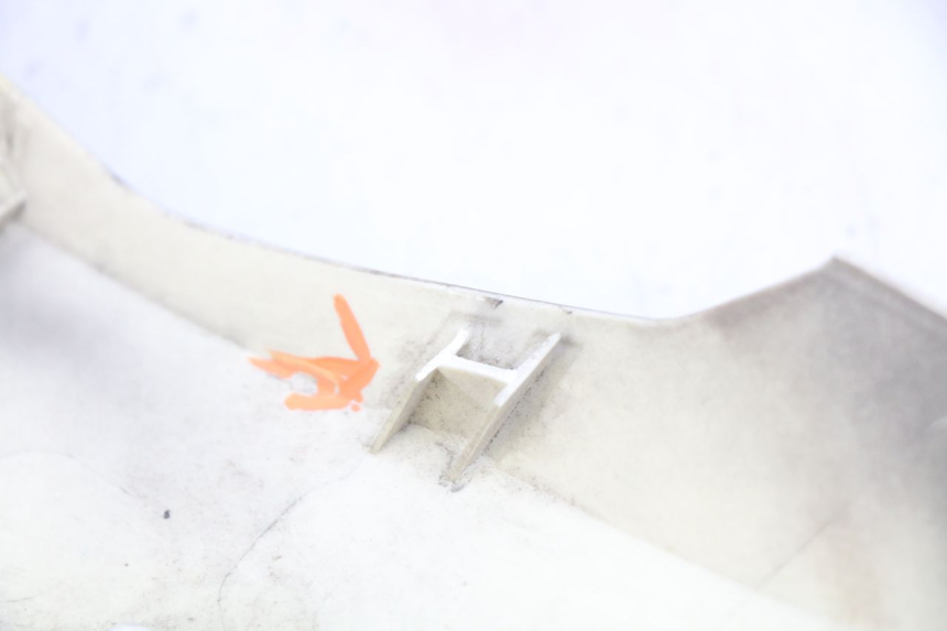 photo de FLANCO TRASERO IZQUIERDO NECO ALEXONE 125 (2017 - 2024) - Primer plano técnico