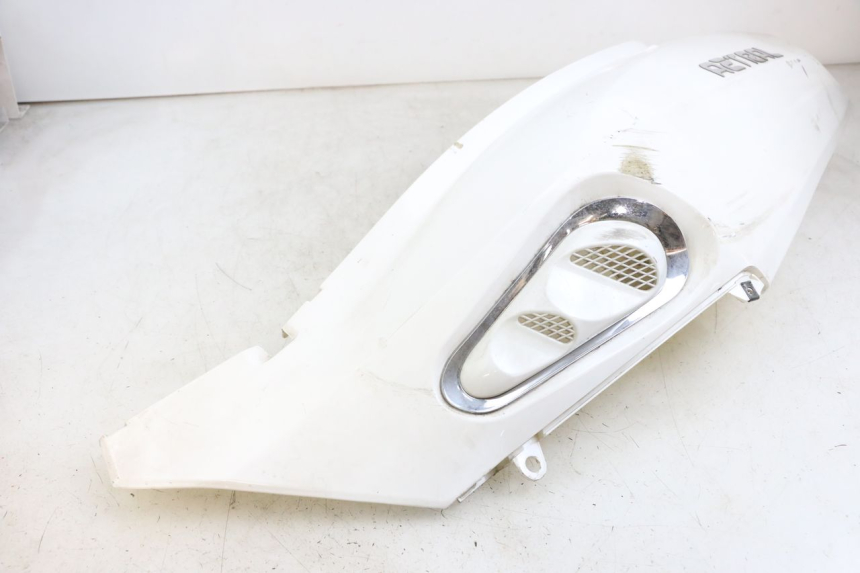 photo de FLANCO TRASERO IZQUIERDO JONWAY AZTRAL 125 (2008 - 2017) - Características distintivas