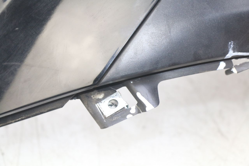 photo de FLANCO TRASERO IZQUIERDO PIAGGIO BEVERLY 125 (2010 - 2015) - Detalles de los puntos de fijación