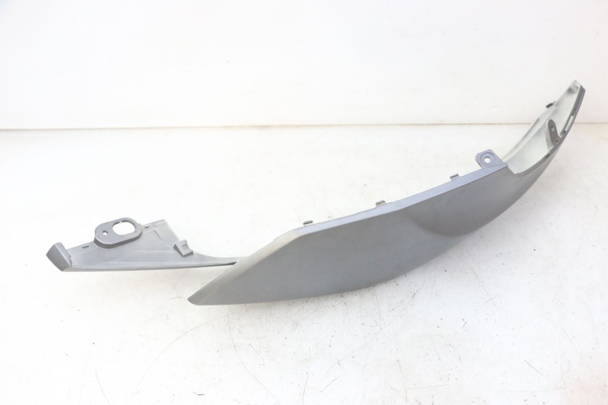 photo de CARENADO TRASERO IZQUIERDA MOTRON BREEZY 4T 50 (2021 - 2025) - Primer plano técnico