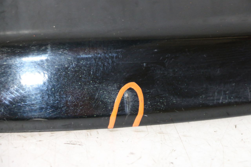 photo de CARENADO TRASERO IZQUIERDA SUZUKI BURGMAN 125 (2007 - 2014) - Primer plano de alta resolución