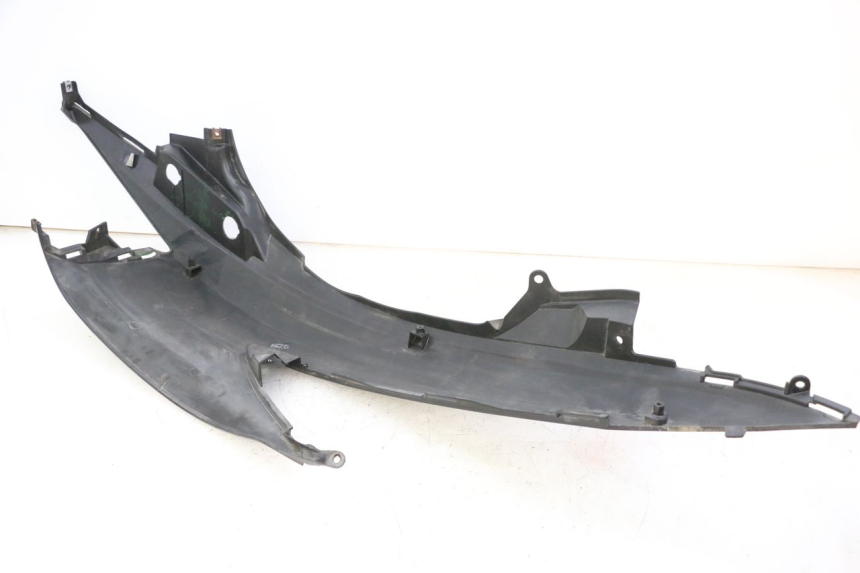 photo de CARENADO TRASERO IZQUIERDA SUZUKI BURGMAN 125 (2007 - 2014) - Estado de la superficie y material