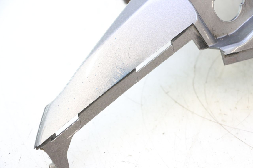 photo de CARENADO TRASERO IZQUIERDA SUZUKI BURGMAN 125 (2007 - 2014) - Características distintivas