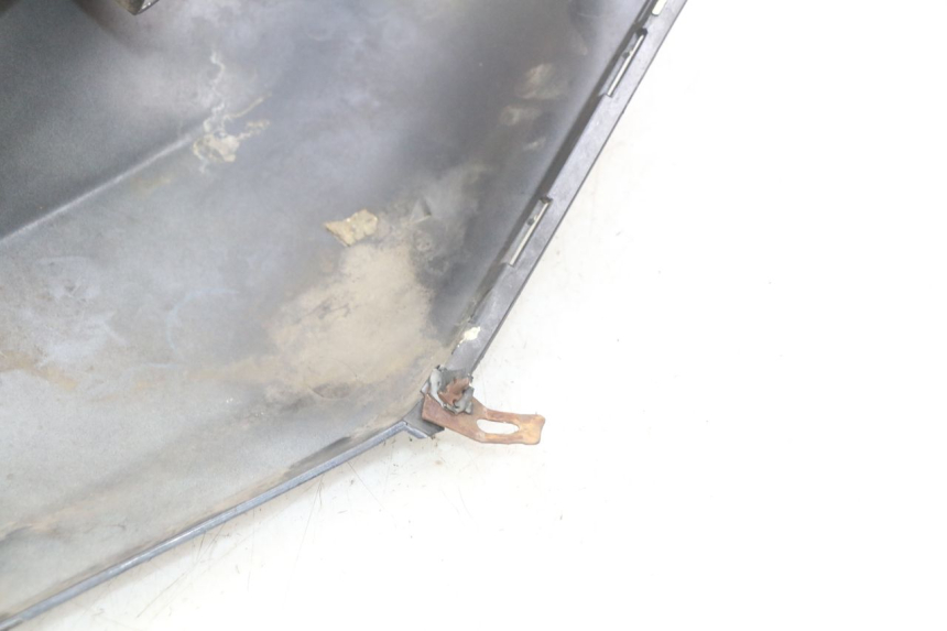 photo de FLANCO TRASERO IZQUIERDO BMW C1 125 (2000 - 2003) - Detalle de la pieza