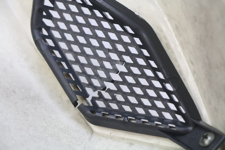 photo de FLANCO TRASERO IZQUIERDO ORCAL CAVARO 4T 50 (2019 - 2023) - Detalles de los puntos de fijación