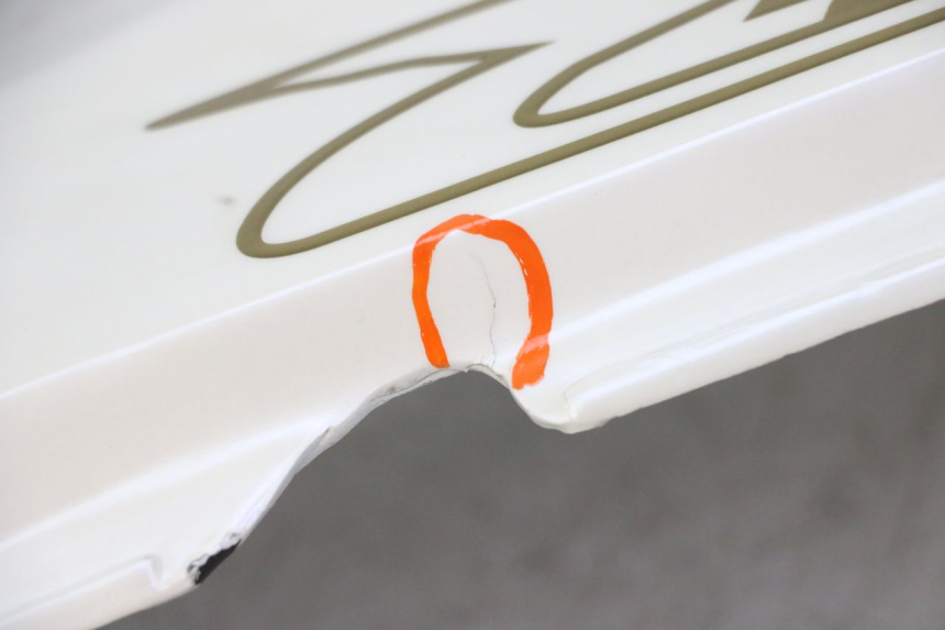 photo de CARENADO TRASERO IZQUIERDA HONDA CBR RR FIREBLADE 900 (1992 - 1994) - Primer plano de alta resolución