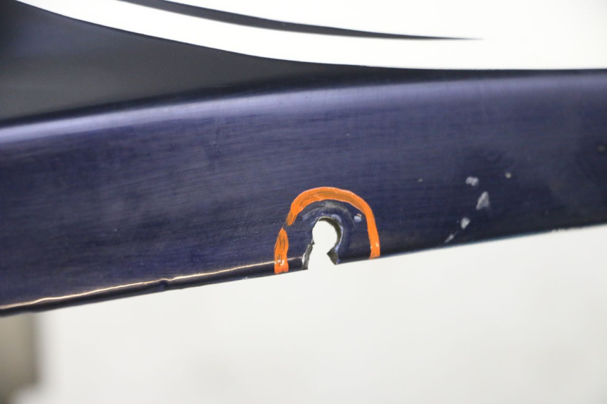 photo de CARENADO TRASERO IZQUIERDA HONDA CBR RR FIREBLADE 900 (1992 - 1994) - Detalles de los puntos de fijación