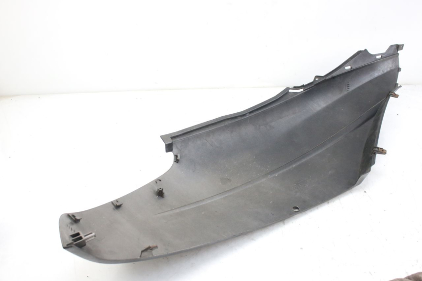 photo de FLANCO TRASERO IZQUIERDO HONDA FES S-WING SWING ABS 125 (2007 - 2015) - Estado de la superficie y material