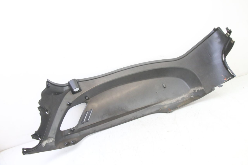 photo de CARENADO TRASERO IZQUIERDA SYM FIDDLE 2 S 125 (2012 - 2014) - Detalles de los puntos de fijación