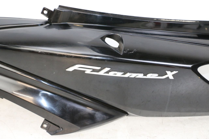 photo de CARENADO TRASERO IZQUIERDA MBK FLAME X 125 (2007 - 2016) - Marcados y referencias originales
