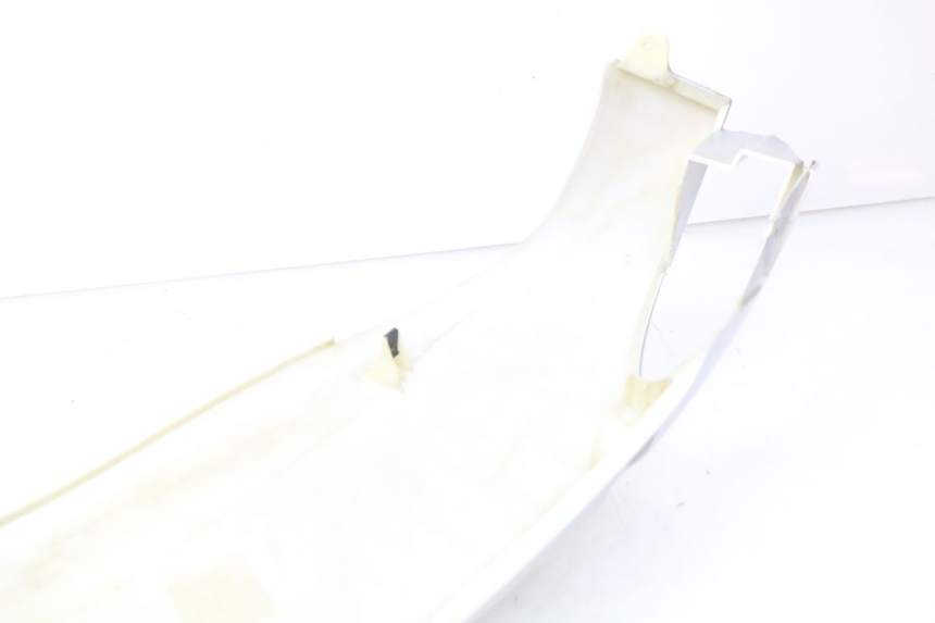 photo de FLANCO TRASERO IZQUIERDO PIAGGIO FLY 100 (2006 - 2010) - Primer plano técnico