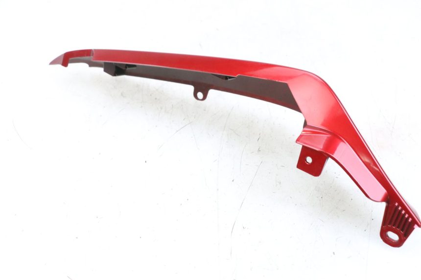 photo de CARENADO TRASERO IZQUIERDA YAMAHA FZ1 FAZER 1000 (2007 - 2009) - Primer plano técnico