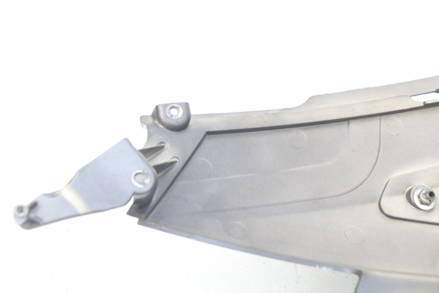 photo de FLANCO TRASERO IZQUIERDO PEUGEOT GEOPOLIS 400 (2007 - 2013) - Estado de la superficie y material