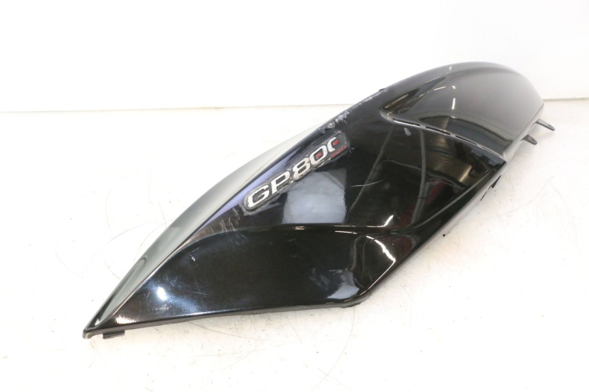 photo de CARENADO TRASERO IZQUIERDA GILERA GP 800 (2007 - 2013) - Primer plano técnico