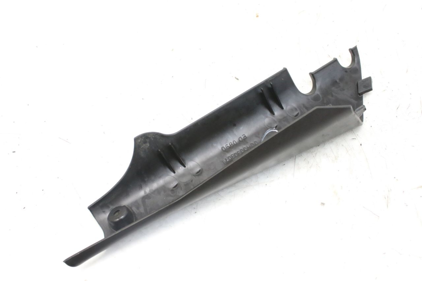 photo de FLANCO TRASERO IZQUIERDO DERBI GPR 50 (2004 - 2009) - Detalle de la pieza