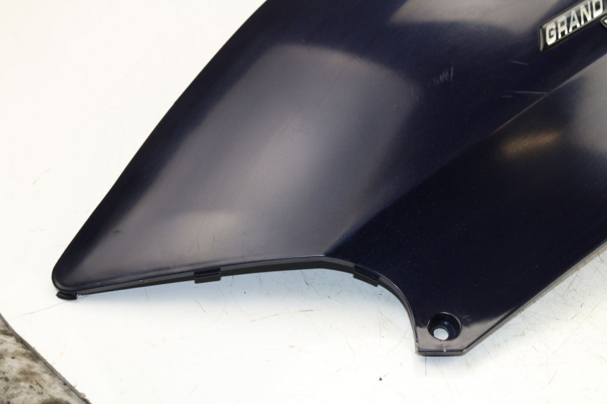 photo de CARENADO TRASERO IZQUIERDA KYMCO GRAND DINK 125 (2008 - 2014) - Características distintivas